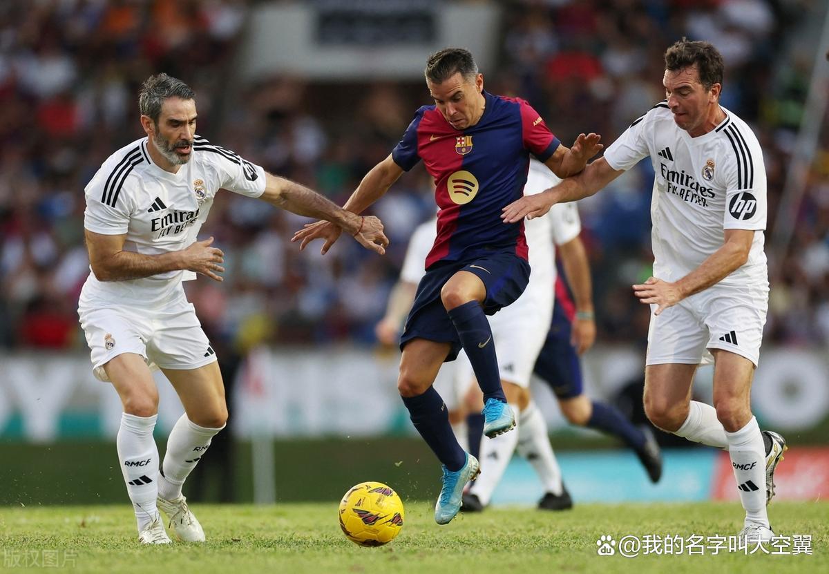 爱游戏平台巴塞罗那集结日状态回暖，志在国王杯名次提升，质疑声仍在，团队化学反应显著的简单介绍