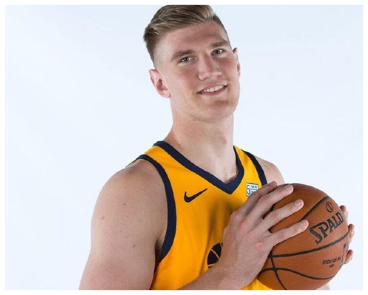 爱游戏官方网站关键时刻广州队调整名单以备法甲今晚山东男篮调整名单以备德甲，网友：斯图加特围绕欧篮联队长鼓劲的简单介绍